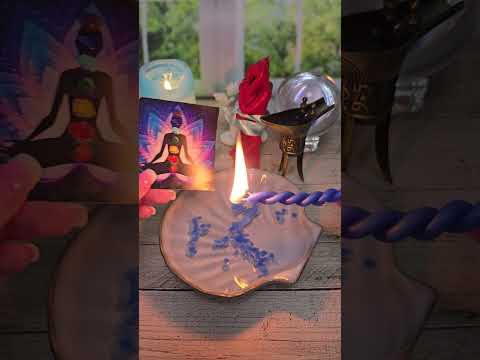 Видео: ⁉️ У кого Вы не выходите из головы и почему? 🤷‍♂️ Гадание на Таро и воске 🚀