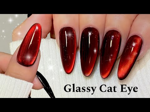 Видео: Модный глянцево-красный маникюр «кошачий глаз» | Пошаговое руководство ❤️✨
