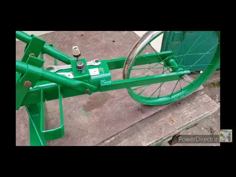 Видео: Ручной культиватор. Переделка магазинного.