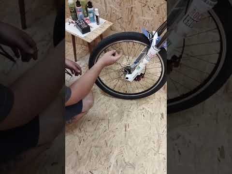 Видео: Антипрокол Hi-gear.  Проверка его на прочность. Правильная заливка. краштест.