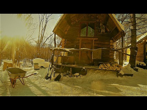 Видео: ОДИН ВСТРЕТИЛ НОВЫЙ ГОД В ТАЙГЕ. Упрямая  ПРОБКА БУТЫЛКИ ШАМПАНСКОГО))