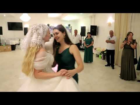 Видео: 👰Знімання фати.Перетанцьовування з неодруженими. Кидання букету і пів'язки.