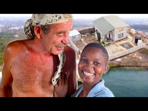 Видео: Как живёт русско-африканская семья Саша и Бетти. Деньги, дом, земля