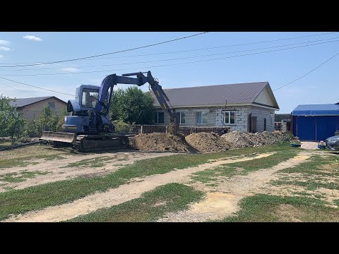 Видео: Прокладываем водопровод, экскаватор Komatsu PC50UU