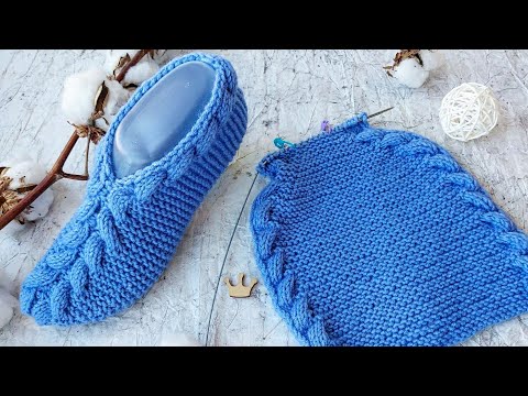 Видео: #ДомашниеСледки спицами. Простые #тапочкиСпицами. Подробный мастер класс.