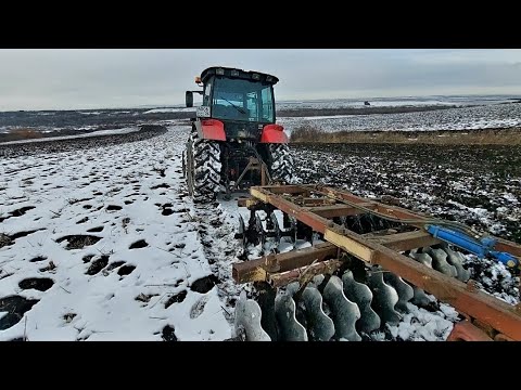 Видео: Дискую пахату по снегу МТЗ 1523 и БДТ 3 V-образная