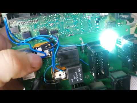 Видео: Ситроен Ксара Пикассо не включается свет в салоне. Вариант решения.