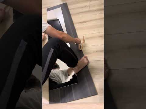 Видео: как отклеить зеркало от шкафа - how to remove mirror from cabinet                  ()