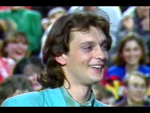 Видео: Александр Домогаров в капитал-шоу "Поле чудес", 1994г.