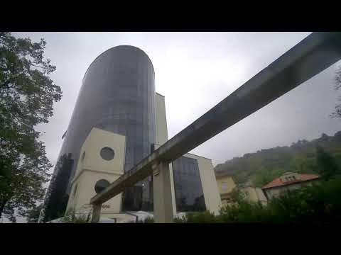 Видео: По улиците на града . Дъждовно утро в Габрово . Един репортаж на www.33worlds.tv 2 октомври 2025 г.