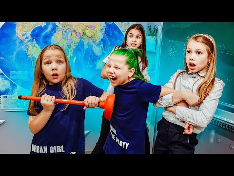 Видео: КСЮШИН ФЕЙК! ПЕРЕВЕРТЫШ В ШКОЛЕ!