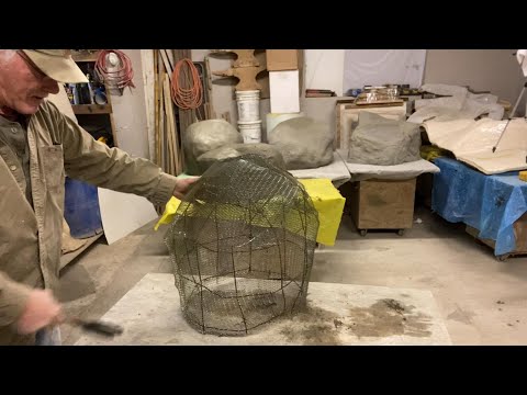 Видео: Сделайте искусственный камень из цемента, арматуры и рейки