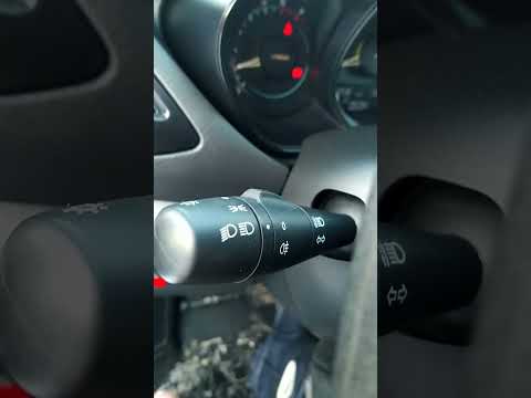 Видео: Веста проверяю напряжение в борт сети на обслуженном АКБ. низкий заряд.