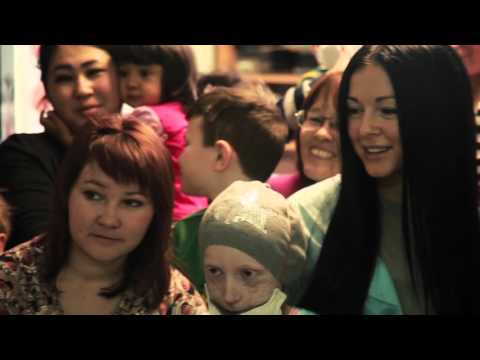 Видео: Нюша навестила детей в РДКБ