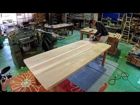 Видео: Прочный стол на 9 человек от единственного плотника в городе