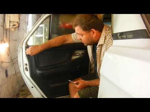 Видео: Волга 3110 - как обработать пороги и разобрать двери