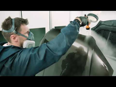 Видео: Как наносит жидкий и густой лак Sagola 4600 с воздушной головой Titania PRO