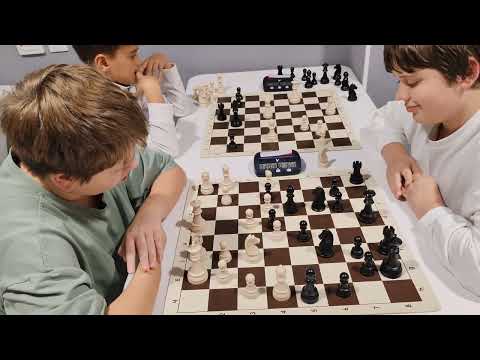 Видео: Арсений против Матвея и Глеба. Тренировочные партии после занятия. 