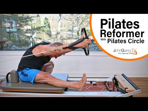 Видео: Тренировка на реформере пилатеса и «Волшебном круге» — 15 минут