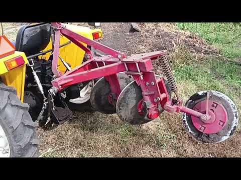 Видео: Дисковый плуг для минитрактора