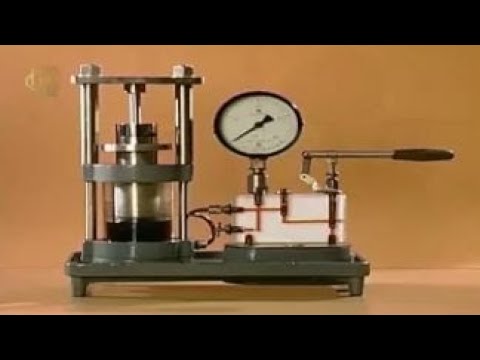 Видео: Опыты по физике. Устройство и действие гидравлического пресса