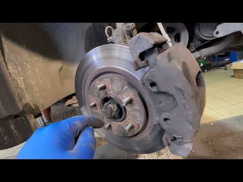 Видео: Chrysler gGand Voyager IV проверка тормозной системы после двух лет эксплуатации , немного шока ...