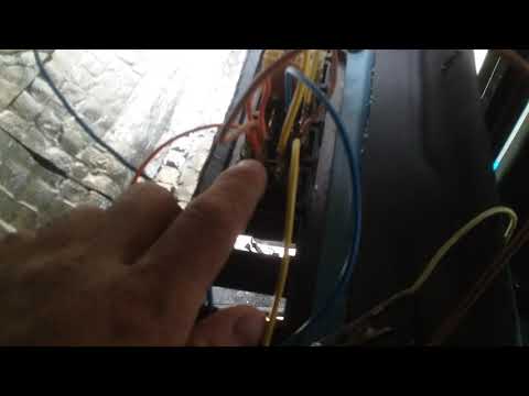 Видео: Востановление МТЗ-82 Установка моторчика стеклоочестителя, нового образца на большую кабину.