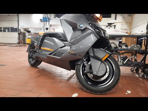 Видео: BMW CE 04 Maintenance / Обслуживание