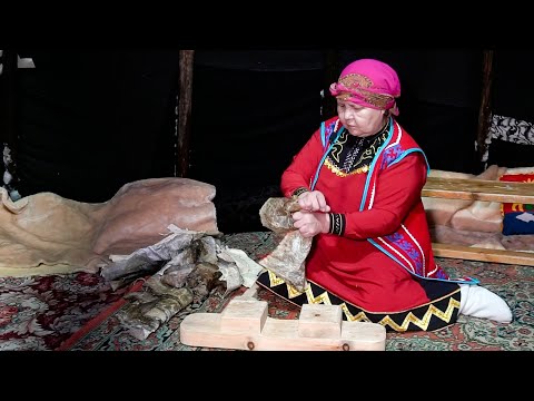 Видео: Секреты мастерства ямальских мастериц, тонкости обработки щучьей кожи | Северный колорит 19.07.2022