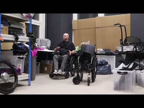 Видео: 🔋 Зарядка аккумулятора электрической инвалидной коляски Willchair — инструкция для пользователей