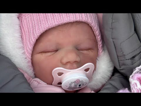 Видео: Новая силиконовая малышка Ариадна. Прогулка по Ханою #fullbodysilicone #newborn #baby