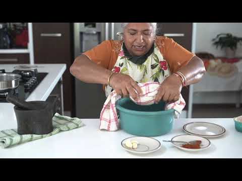 Видео: Приготовление тертого маринада из зеленого манго (Кучла)