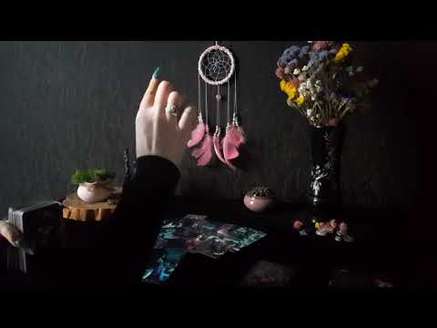 Видео: 4 Королевы: Кто за Вами Следит и Зачем?!.