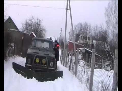 Видео: НИВА чистит улицу от снега часть вторая