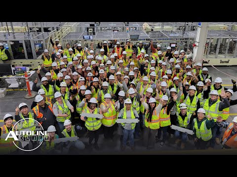 Видео: GM увольняет тысячи рабочих, занятых на производстве электромобилей; рабочие VW в США разрешают з...