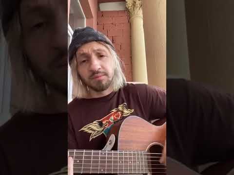 Видео: Женя Мильковский - Не смотри назад (акустика) эфир 03.08.2020