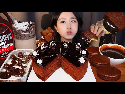 Видео: 🍫 Сладкий и влажный Шоколадный муссовый торт АСМР МукбангㅣДесерт Chocolate Cake Mukbang