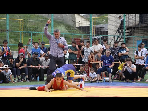 Видео: Вольная борьба ковер 2 в рамках VI Летних Андийских игр