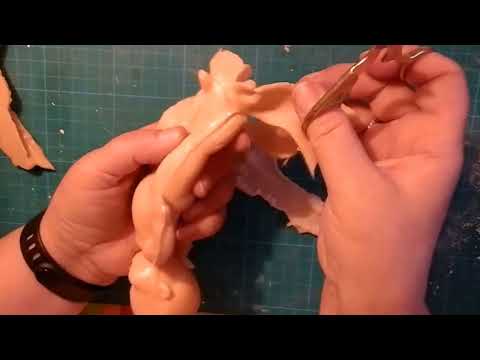 Видео: Урок 7 Кукла из протезного желатина. Заливка в формы
