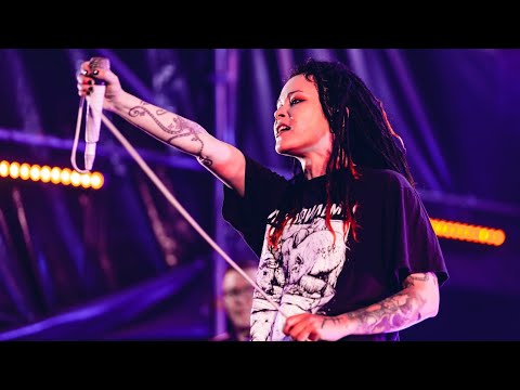 Видео: Нуки (Дария Ставрович) на фестивале "ЖИВОЙ!" 2023