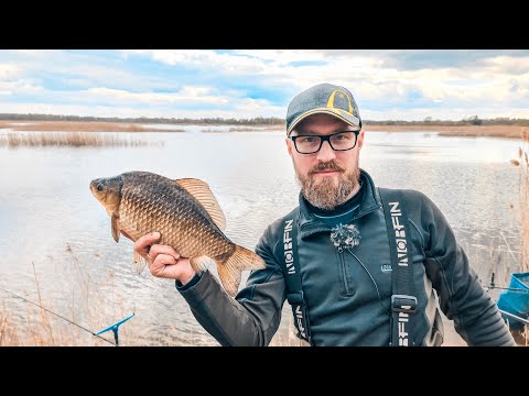 Видео: Ловля КРУПНОГО карася на фидер весной. Вкусный обед на рыбалке.