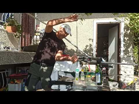 Видео: Почистване на оръжие - Cleaning a rifle