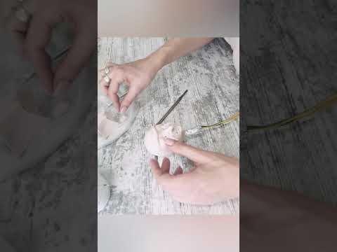 Видео: Баба Яга. Лепка головы.