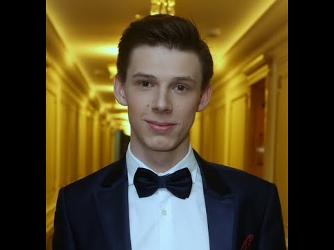 Видео: "Как, скажи, тебя зовут" - Эдуард Хиль - младший(внук маэстро советской эстрады Эдуарда Хиля)