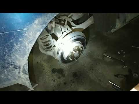 Видео: Замена передних колодок , задних колодок и дисков на мазда 3.