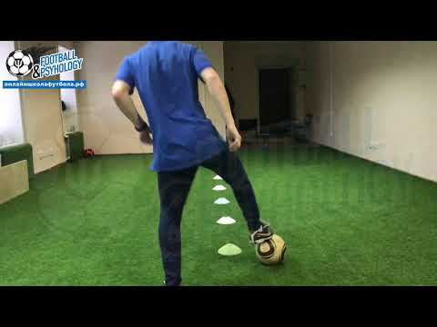 Видео: 6 упражнений на чувство мяча для футболистов | Футбольная техника