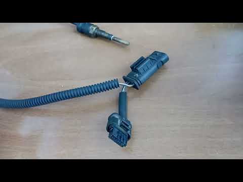 Видео: Замена термостата Citroen Picasso C3 2012, бензиновый двигатель 1,6 EP6 , старый отзывной термостат.