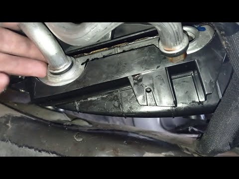 Видео: Renault Laguna 2. Как легко заменить радиатор печки.