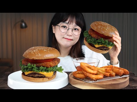 Видео: Есть вкусные домашний гамбургер🍔🍟| MUKBANG ASMR