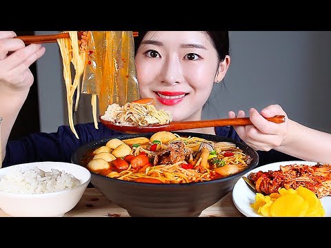 Видео: принимать пищу & приготовление еды Пряный горячий горшок ASMR Mukbang Eating Show